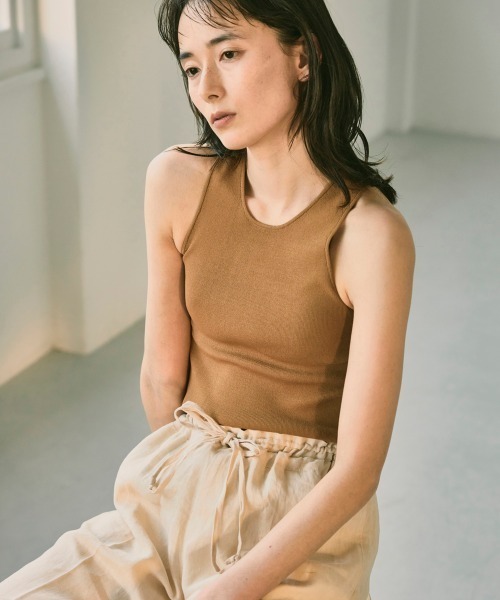TODAYFUL（トゥデイフル）の「ハイゲージニットタンクトップ（タンクトップ・レディース・ブラック/キャメル/オリーブ/キナリ・FREE）」の2枚目の写真