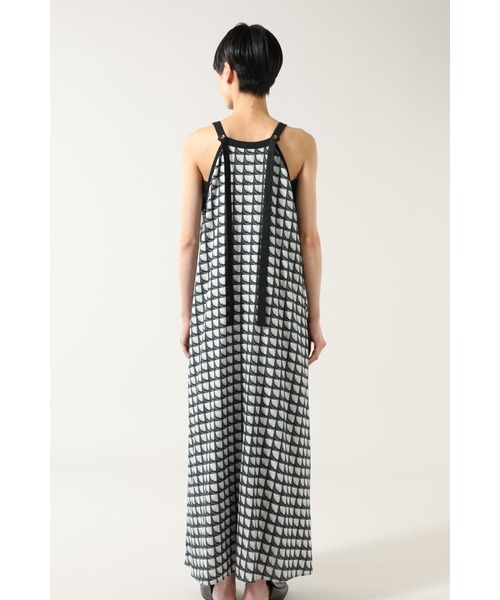 ROSE BUD(ローズバッド)の「アメリカンスリーブテントラインワンピース(ワンピース・レディース・ブラック/ベージュ・ONE SIZE)」の9枚目の写真