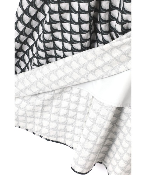 ROSE BUD(ローズバッド)の「アメリカンスリーブテントラインワンピース(ワンピース・レディース・ブラック/ベージュ・ONE SIZE)」の15枚目の写真