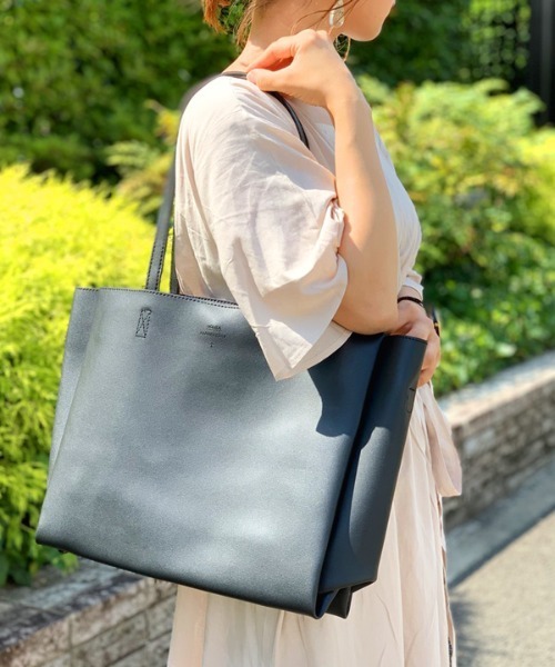 dictionary（ディクショナリー）の「【dictionary】フェイクレザートートバッグ（トートバッグ・レディース・ブラウン/ブラック/ベージュ・FREE）」の2枚目の写真