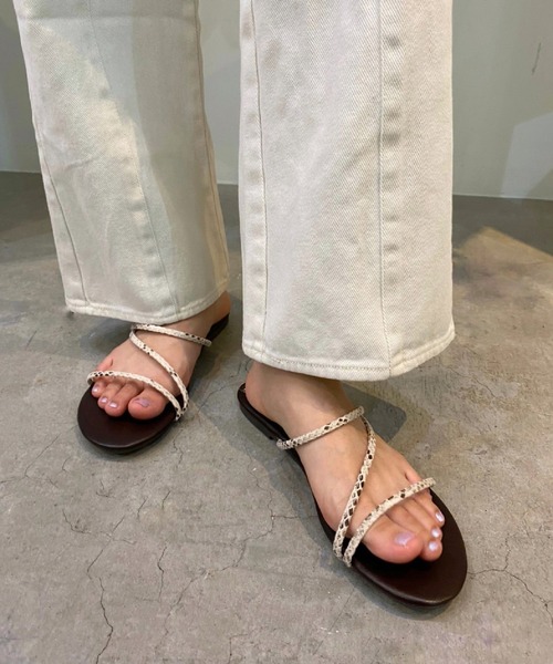 SPINNS（スピンズ）の「細紐フラットサンダル（サンダル・レディース・ベージュ/ミント/ブラック/パープル/ブラウン・M/L/S）」の3枚目の写真