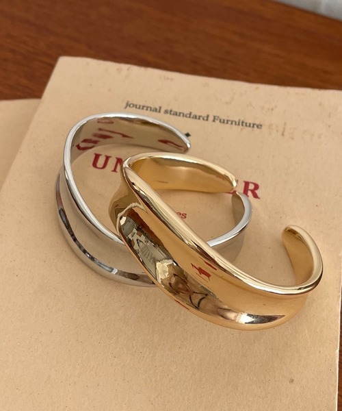 CAPRICIEUX LE'MAGE（カプリシューレマージュ）の「【GOLDY/ゴールディ】ウェービーミドルバングル（バングル/リストバンド・レディース・シルバー/ゴールド・ONESIZE）」の6枚目の写真