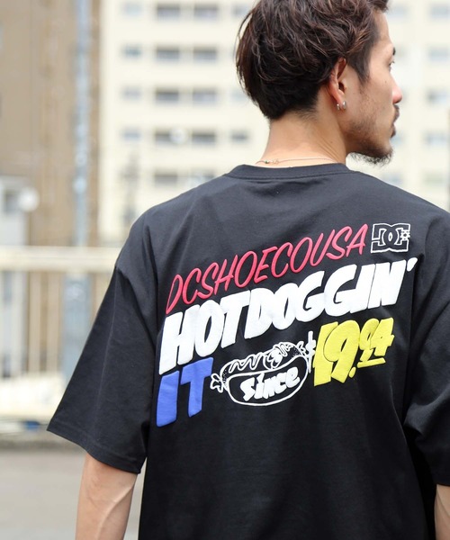 DC SHOES(ディーシーシューズ)の「21 15S WIDE HOTDOGGI/DC半袖Tシャツ(Tシャツ/カットソー・メンズ・ホワイト/ブラック系その他/ブラック/ベージュ・LARGE/MEDIUM/X-LARGE)」の1枚目の写真