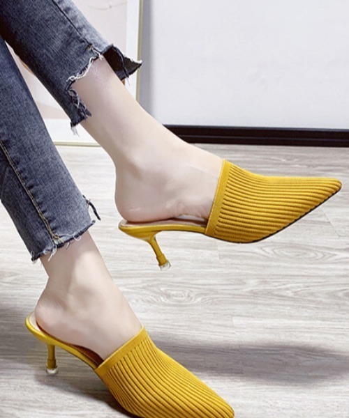 SFW（エスエフダブリュー）の「美脚を叶える ポインテッドトゥミュール（サンダル・レディース・ブラック/ベージュ/イエロー・40/38/39/35/36/37/34）」の3枚目の写真