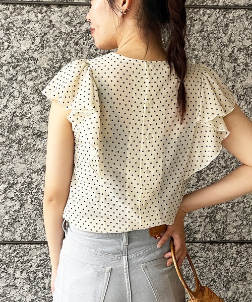 MADEMOISELLE ROPE'（マドモアゼル ロペ）の「フロッキードットラッフルノースリーブブラウス（シャツ/ブラウス・レディース・ホワイト/ブラック/グリーン・38）」の8枚目の写真