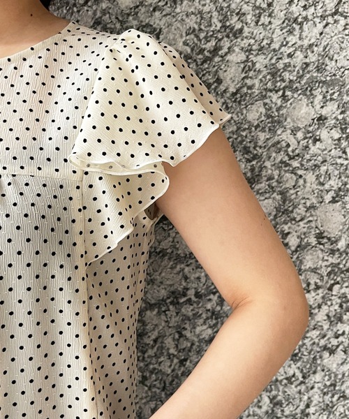 MADEMOISELLE ROPE'（マドモアゼル ロペ）の「フロッキードットラッフルノースリーブブラウス（シャツ/ブラウス・レディース・ホワイト/ブラック/グリーン・38）」の14枚目の写真