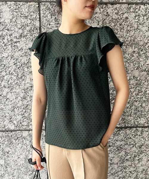 MADEMOISELLE ROPE'（マドモアゼル ロペ）の「フロッキードットラッフルノースリーブブラウス（シャツ/ブラウス・レディース・ホワイト/ブラック/グリーン・38）」の20枚目の写真