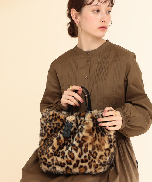 Ray BEAMS(レイビームス)の「Ray BEAMS / リバーシブル フェイクファー バッグ(ショルダーバッグ・レディース・グレー/その他・ONE SIZE)」の7枚目の写真