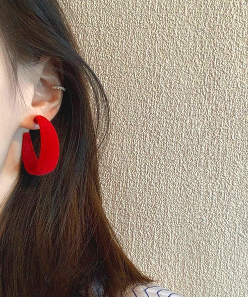 juweel(ユウェル)の「レディース ベロアフープピアス(ピアス(両耳用)・レディース・ブラック/レッド/オフホワイト/ピンク/イエロー/ブルー/ワインレッド/エメラルド・FREE)」の7枚目の写真