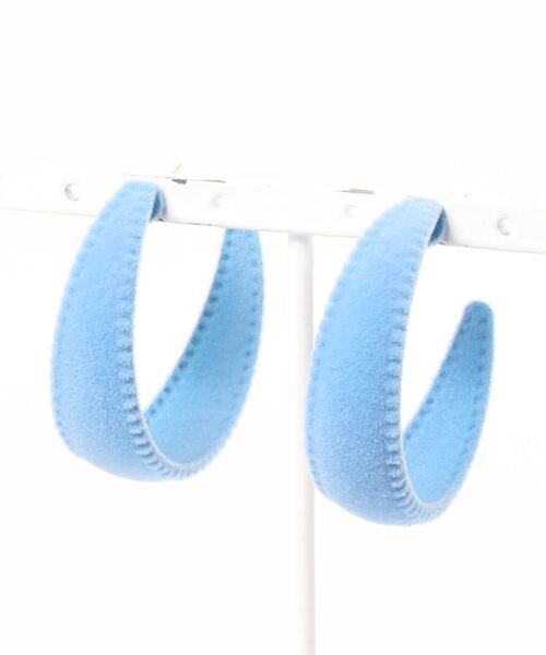 juweel(ユウェル)の「レディース ベロアフープピアス(ピアス(両耳用)・レディース・ブラック/レッド/オフホワイト/ピンク/イエロー/ブルー/ワインレッド/エメラルド・FREE)」の9枚目の写真