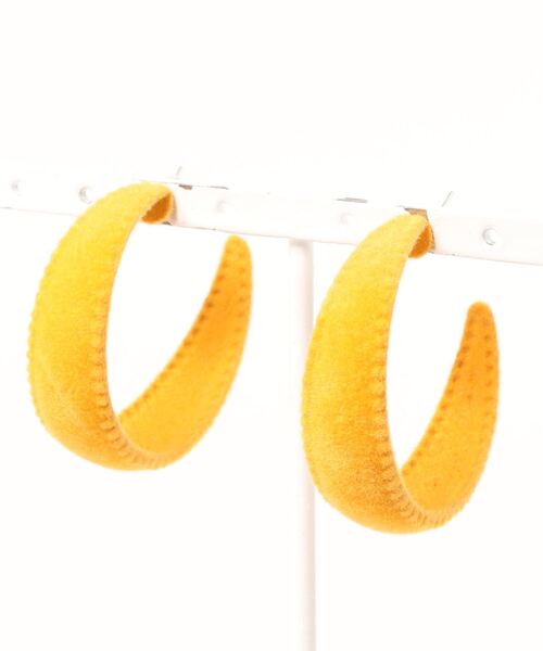 juweel(ユウェル)の「レディース ベロアフープピアス(ピアス(両耳用)・レディース・ブラック/レッド/オフホワイト/ピンク/イエロー/ブルー/ワインレッド/エメラルド・FREE)」の10枚目の写真