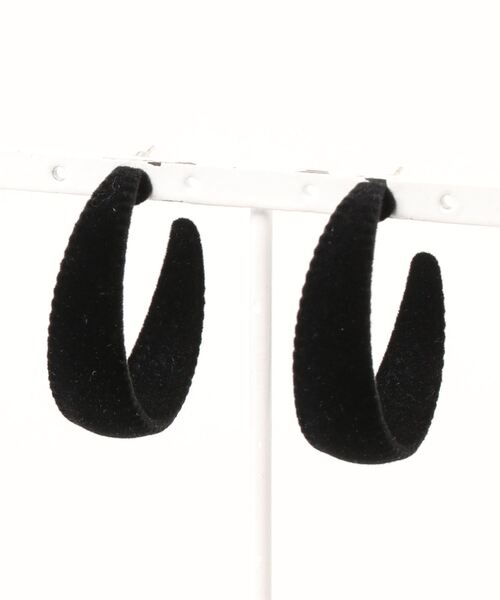 juweel(ユウェル)の「レディース ベロアフープピアス(ピアス(両耳用)・レディース・ブラック/レッド/オフホワイト/ピンク/イエロー/ブルー/ワインレッド/エメラルド・FREE)」の11枚目の写真