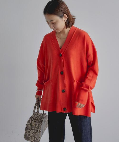 green label relaxing（グリーンレーベルリラクシング）の「ハイゲージ ボックス Vネック カーディガン -ウォッシャブル-（カーディガン/ボレロ・レディース・ナチュラル/オレンジ/ブラック/コバルトブルー・FREE）」の5枚目の写真