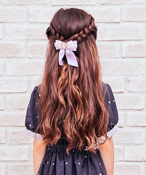 axes femme（アクシーズファム）の「カボション付リボンクリップ（バレッタ/ヘアクリップ・キッズ・ピンク/ラベンダー・MEDIUM）」の2枚目の写真