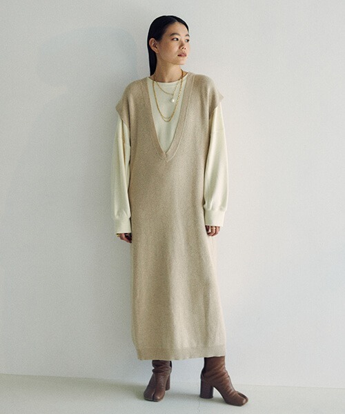 CREDONA（クレドナ）の「VネックノースリニットOP（ワンピース・レディース・ブラウン/ベージュ/ブラック・FREE）」の9枚目の写真