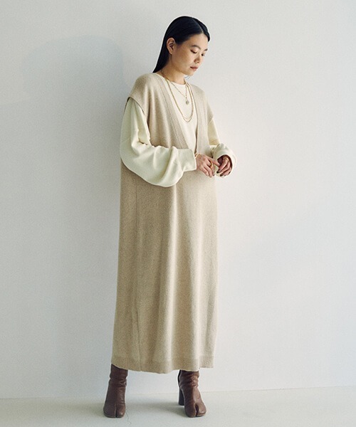 CREDONA（クレドナ）の「VネックノースリニットOP（ワンピース・レディース・ブラウン/ベージュ/ブラック・FREE）」の11枚目の写真