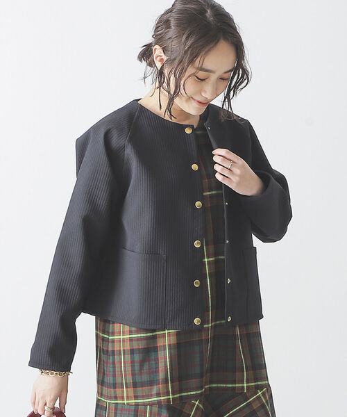 BEAMS LIGHTS(ビームスライツ)の「BEAMS LIGHTS / キルティング スナップ ラグランスリーブ ブルゾン(ブルゾン・レディース・ブラック/ケリー/ホワイト系その他5・ONE SIZE)」の4枚目の写真