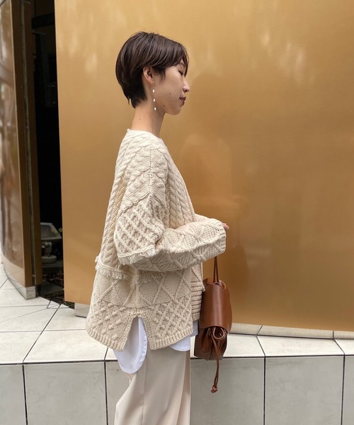 un dix cors(アンディコール)の「簡単おしゃれ上級者 ケーブル編み切替ニット(ニット/セーター・レディース・アイボリー/ブラウン/ネイビー・FREE)」の6枚目の写真