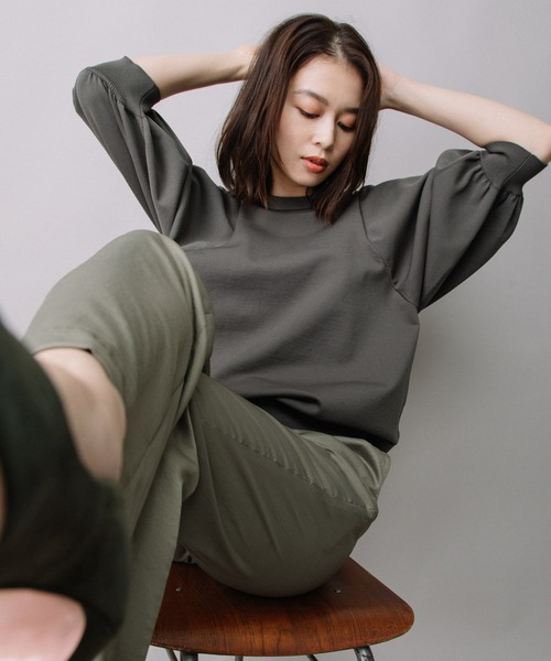 Munich（ミューニック）の「ストレッチジャージパフスリーブプルオーバー（ニット/セーター・レディース・ブラック/ブラウン/カーキ/アイボリー・FREE）」の4枚目の写真