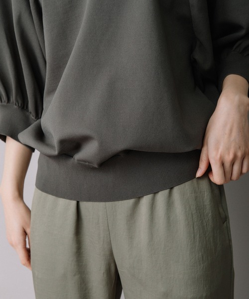 Munich（ミューニック）の「ストレッチジャージパフスリーブプルオーバー（ニット/セーター・レディース・ブラック/ブラウン/カーキ/アイボリー・FREE）」の6枚目の写真