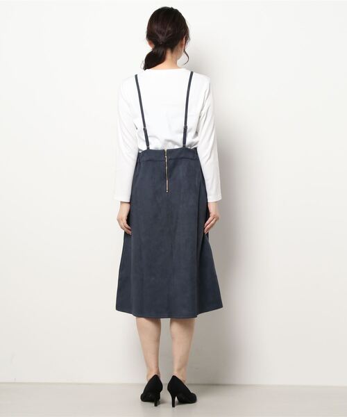 BELLUNA（ベルーナ）の「スエード調素材ジャンパースカート（ジャンパースカート・レディース・ネイビー/ライトグリーン/グレイッシュベージュ・MEDIUM/LARGE/X-LARGE）」の5枚目の写真