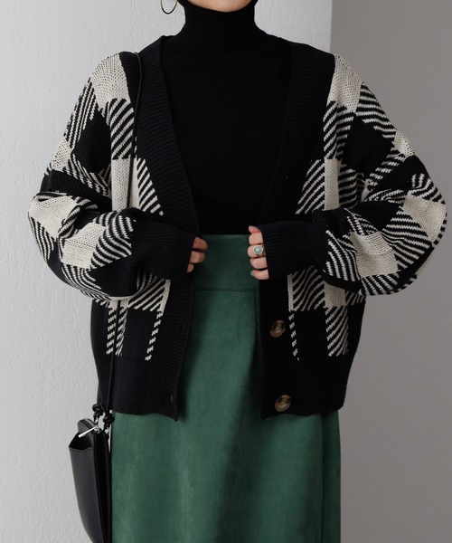 COLONY 2139（コロニートゥーワンスリーナイン）の「チェック柄ジャガードニット短丈カーディガン（カーディガン/ボレロ・レディース・ブラック/ベージュ/ブルー・FREE）」の8枚目の写真