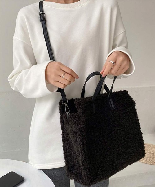 shopnikoniko(ショップニコニコ)の「ボア ミニトートバッグ(トートバッグ・レディース・ブラック/ベージュ・フリー)」の8枚目の写真