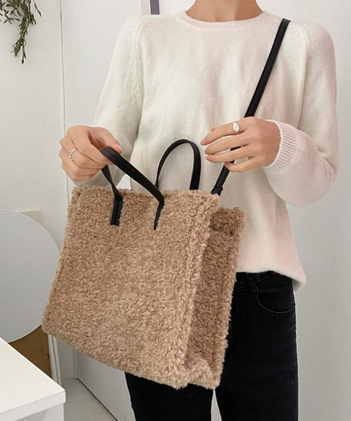 shopnikoniko(ショップニコニコ)の「ボア ミニトートバッグ(トートバッグ・レディース・ブラック/ベージュ・フリー)」の3枚目の写真