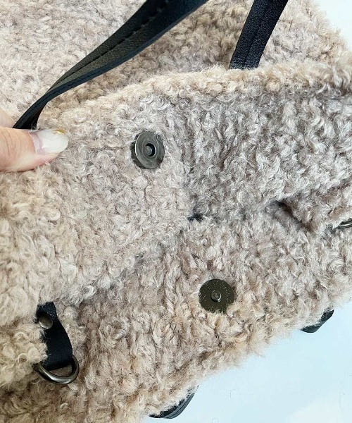 shopnikoniko(ショップニコニコ)の「ボア ミニトートバッグ(トートバッグ・レディース・ブラック/ベージュ・フリー)」の19枚目の写真