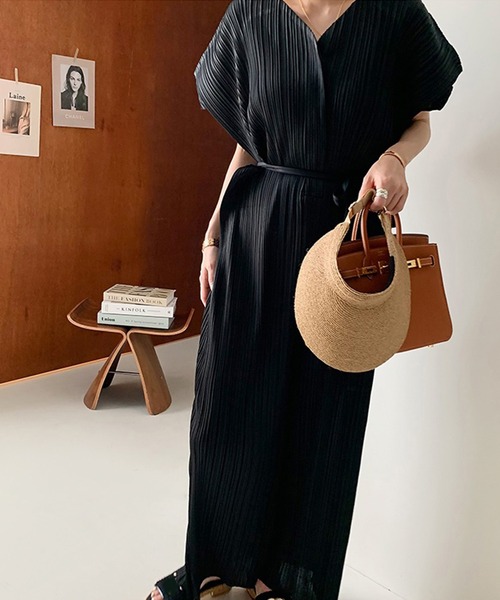 Leja(レジャ)の「【LEJA】Vネックボリューム袖半袖プリーツロングワンピース風オールインワン(ワンピース・レディース・ブラック/カーキ/グリーン・FREE)」の8枚目の写真