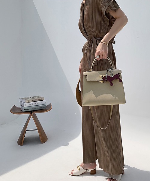 Leja(レジャ)の「【LEJA】Vネックボリューム袖半袖プリーツロングワンピース風オールインワン(ワンピース・レディース・ブラック/カーキ/グリーン・FREE)」の15枚目の写真