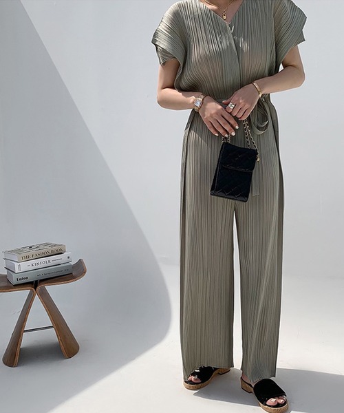 Leja(レジャ)の「【LEJA】Vネックボリューム袖半袖プリーツロングワンピース風オールインワン(ワンピース・レディース・ブラック/カーキ/グリーン・FREE)」の19枚目の写真
