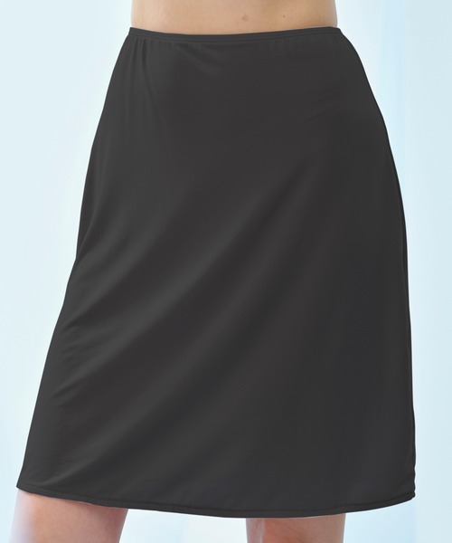 YU'NOW（ユナウ）の「ひんやり冷感！汗取りペチスカート〈50㎝丈〉【制菌】【抗菌防臭】【吸水速乾】（インナーウェア/肌着・レディース・ブラック/ベージュ/オフホワイト・MEDIUM/LARGE/X-LARGE）」の2枚目の写真