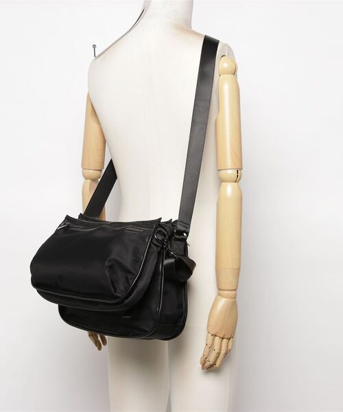 COMPLETE WORKS(コンプリートワークス)の「COMPLETE WORKS 「detach」 デタッチャブルショルダーバッグ CWM-010(ショルダーバッグ・レディース・ブラック/グレー・ONE SIZE)」の7枚目の写真