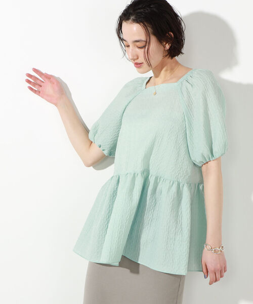 NOLLEY’S Sophi(ノーリーズソフィ)の「フクレジャガードペプラムブラウス(シャツ/ブラウス・レディース・ブラック/オフホワイト/ミント・38)」の3枚目の写真