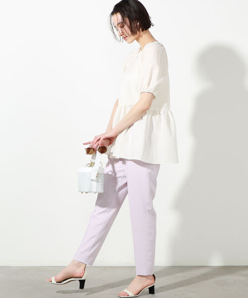 NOLLEY’S Sophi(ノーリーズソフィ)の「フクレジャガードペプラムブラウス(シャツ/ブラウス・レディース・ブラック/オフホワイト/ミント・38)」の6枚目の写真