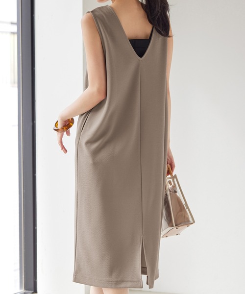 RANAN（ラナン）の「深Vネックジャンパースカート（レギュラー丈）（ジャンパースカート・レディース・ブラック/ネイビー/サンドグレー/キャメル/ベージュ・LL/M/L）」の14枚目の写真