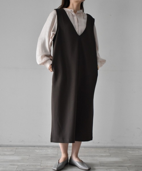 RANAN（ラナン）の「深Vネックジャンパースカート（レギュラー丈）（ジャンパースカート・レディース・ブラック/ネイビー/サンドグレー/キャメル/ベージュ・LL/M/L）」の19枚目の写真