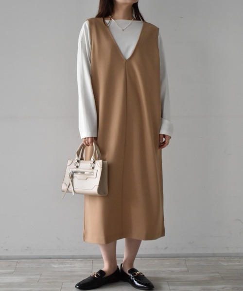 RANAN（ラナン）の「深Vネックジャンパースカート（レギュラー丈）（ジャンパースカート・レディース・ブラック/ネイビー/サンドグレー/キャメル/ベージュ・LL/M/L）」の18枚目の写真