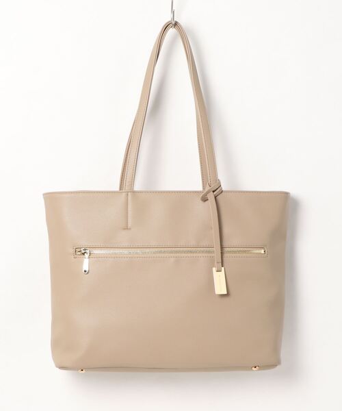 MERCURYDUO(マーキュリーデュオ)の「【MERCURYDUO/マーキュリーデュオ】 レニス チャーム付き シンプルトートバッグ(トートバッグ・レディース・ブラック/ベージュ/アイボリー・FREE)」の3枚目の写真