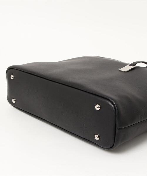 MERCURYDUO(マーキュリーデュオ)の「【MERCURYDUO/マーキュリーデュオ】 レニス チャーム付き シンプルトートバッグ(トートバッグ・レディース・ブラック/ベージュ/アイボリー・FREE)」の5枚目の写真