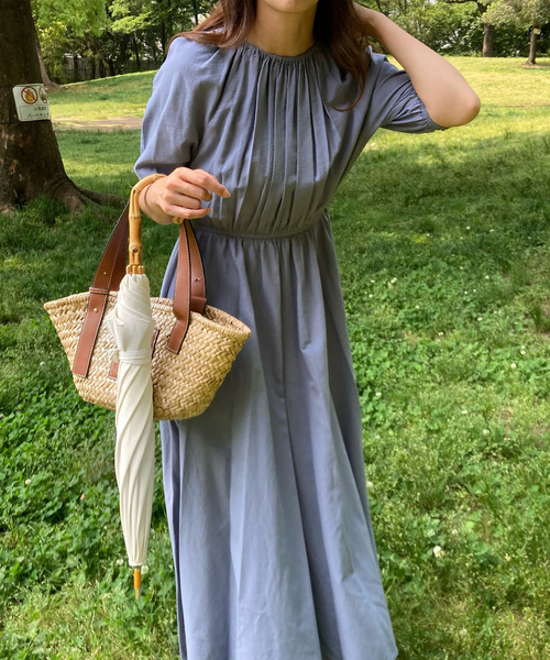 LAUIR（ラウアー）の「バルーンスリーブワンピース（ワンピース・レディース・ブラック/ホワイト/ライトグレー/テラコッタ/ライトベージュ/カーキ/ブルー・MEDIUM/LARGE/X-LARGE）」の7枚目の写真