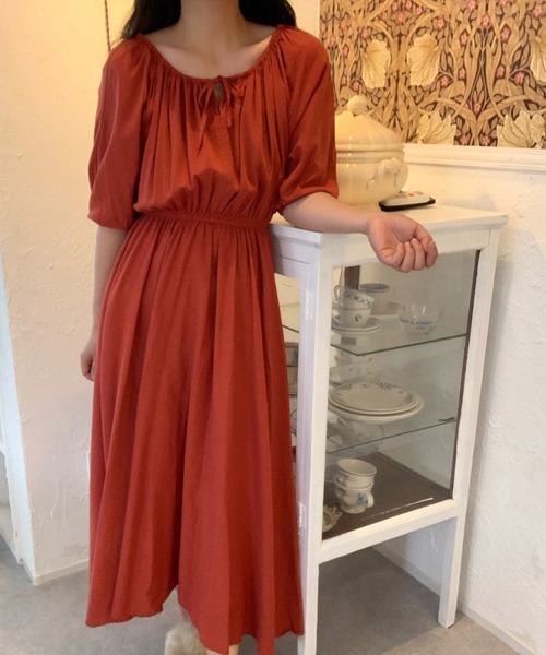 LAUIR（ラウアー）の「バルーンスリーブワンピース（ワンピース・レディース・ブラック/ホワイト/ライトグレー/テラコッタ/ライトベージュ/カーキ/ブルー・MEDIUM/LARGE/X-LARGE）」の15枚目の写真