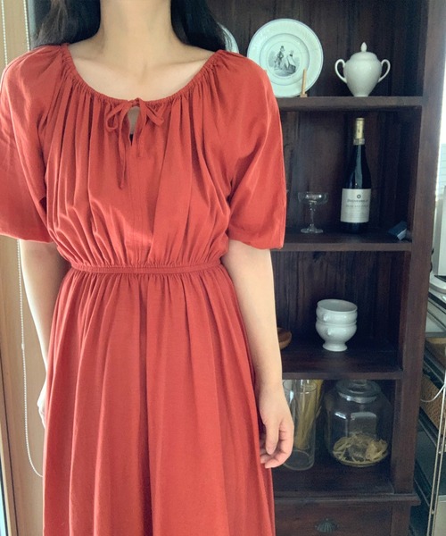 LAUIR（ラウアー）の「バルーンスリーブワンピース（ワンピース・レディース・ブラック/ホワイト/ライトグレー/テラコッタ/ライトベージュ/カーキ/ブルー・MEDIUM/LARGE/X-LARGE）」の16枚目の写真