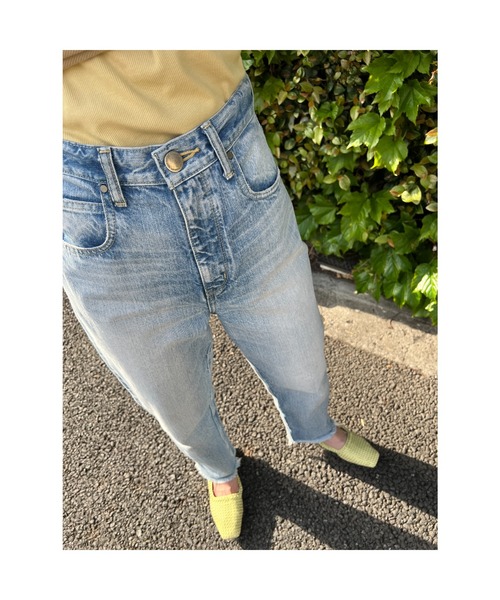 BLACK BY MOUSSY（ブラックバイマウジー）の「CAW vintage denim(カウヴィンテージデニム)（デニムパンツ・レディース・ライトブルー・23inch/24inch/25inch/26inch）」の17枚目の写真