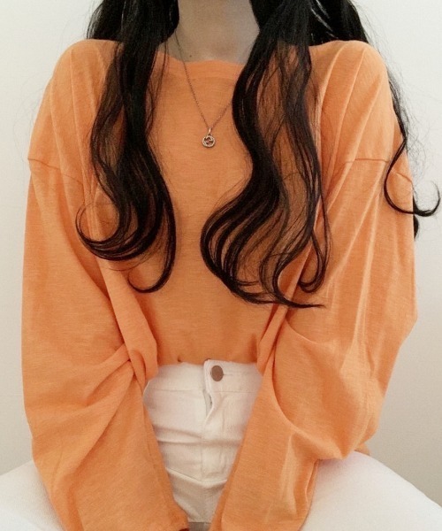 PARKS TOKYO SELECT(パークストウキョウセレクト)の「ルーズシルエット スラブ ロングスリーブTシャツ(Tシャツ/カットソー・レディース・ホワイト/ブラック/ベージュ/パープル/カーキ/ピンク/イエロー/オレンジ/ブルー・FREE)」の9枚目の写真