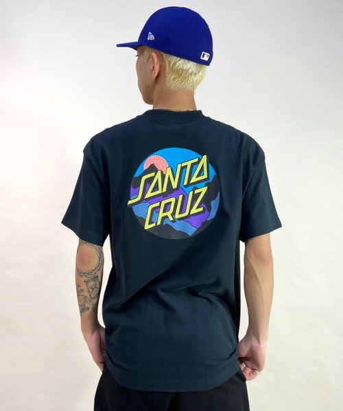 SANTA CRUZ(サンタクルーズ)の「【ムラサキスポーツ別注】SANTACRUZ/サンタクルーズ ルーズフィット バックプリントTシャツ 502222404(Tシャツ/カットソー・メンズ・ブラック/ホワイト/グリーン・M/L/XL)」の2枚目の写真