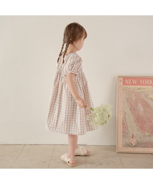 Lycee mine(リセマイン)の「コットンふりふりワンピース【デザイン2】(ワンピース・キッズ・ラベンダー/キナリ/ネイビー/エメラルド/ブラック/ベージュ/ライトブルー/アイボリー/マスタード・100cm/110cm/120cm/130cm/140cm)」の15枚目の写真