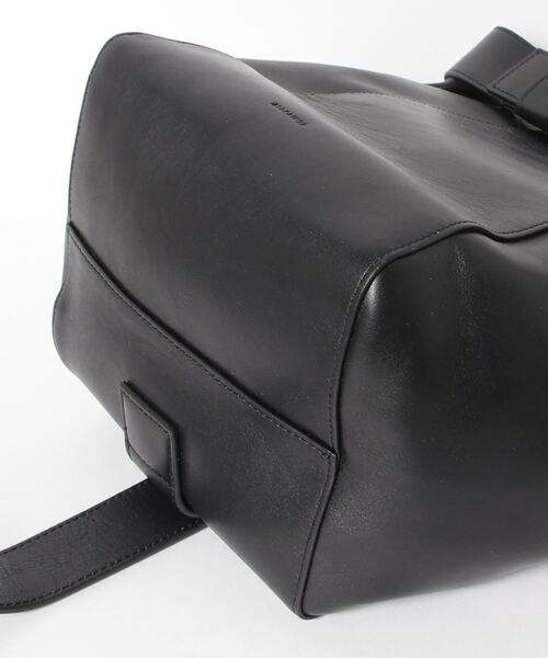 ALLSAINTS(オールセインツ)の「ANOUCK 2-IN-1 LEATHER BACKPACK | ANOUCK 2-IN-1 レザー バックパック(バックパック/リュック・レディース・グリーン系/ブラック・ONE SIZE)」の5枚目の写真