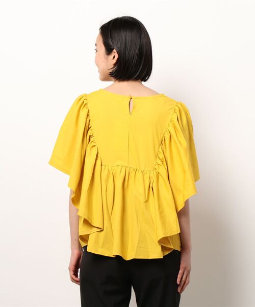 NICOLE white(ニコルホワイト)の「ペザント風フリルギャザーTEE(Tシャツ/カットソー・レディース・ブラック/イエロー/ブルー/レンガ・FREE)」の5枚目の写真